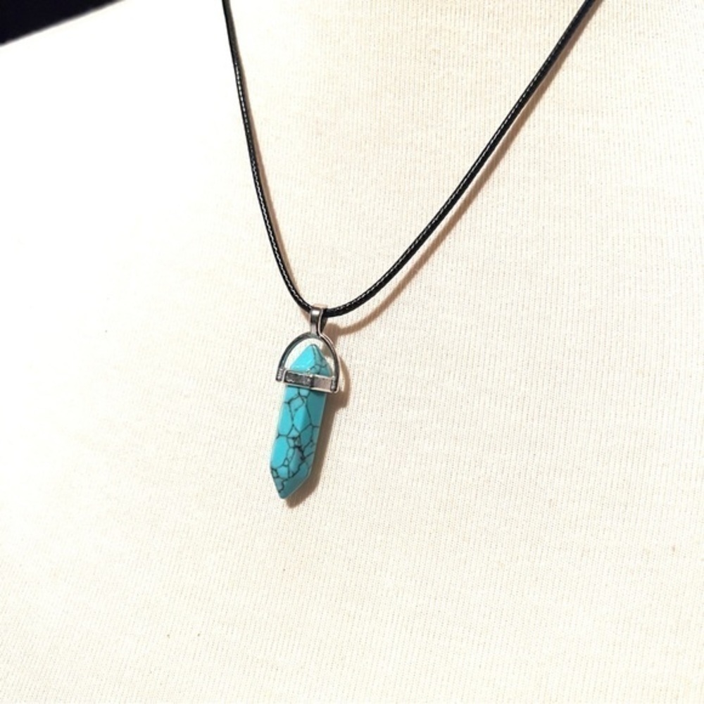Turquoise crystal healing necklace - Picture 3 of 8